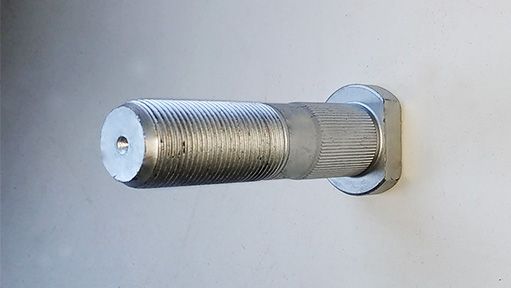 Болт колёсный 9043-3104050
